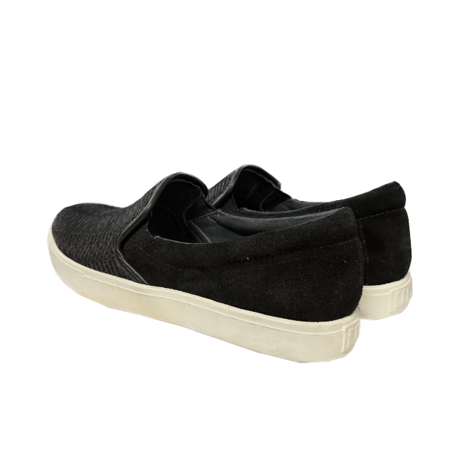 UN Slip On Black Riz