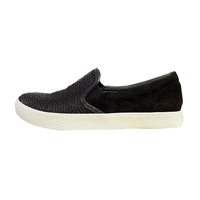 UN Slip On Black Riz