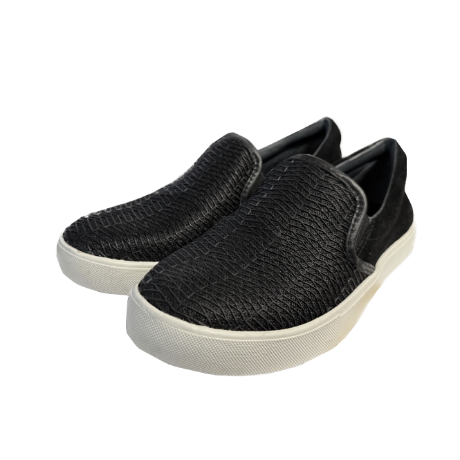 UN Slip On Black Riz